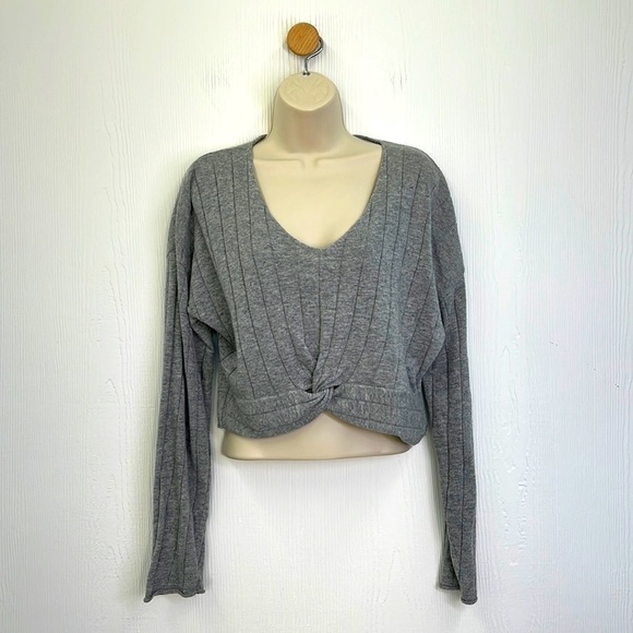 Forever 21 - Gray Ribbed Crop Knot Long Sleeve Sweater Size Large - Picture 1 of 11